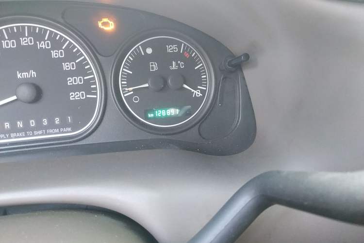 Used Buick GL8 2007 2.5L GT Elite Edition Odometer Close Up