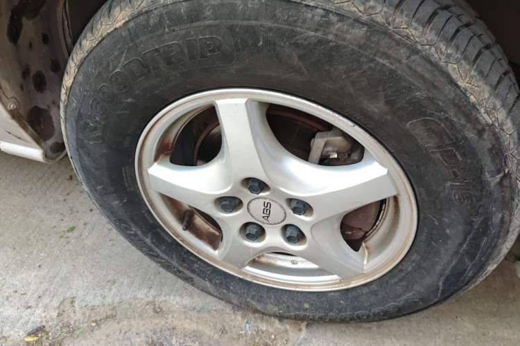 Used Buick GL8 2007 2.5L GT Elite Edition Right Front Wheel Hub