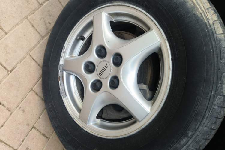Used Buick GL8 2007 2.5L GT Elite Edition Right Front Wheel Hub