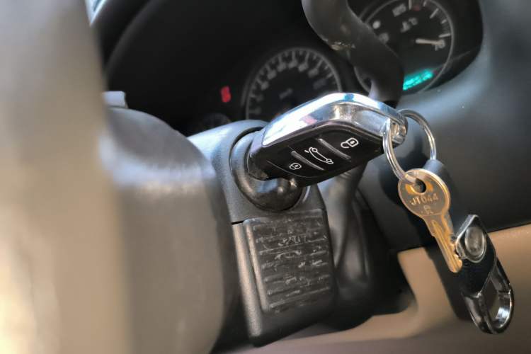 Used Buick GL8 2007 2.5L GT Elite Edition Vehicle Key