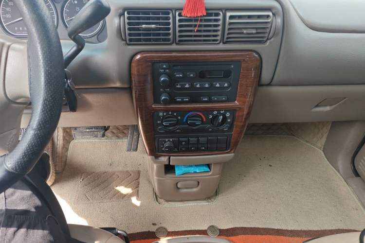 Used Buick GL8 2007 2.5L GT Elite Edition Audio And AC Panel