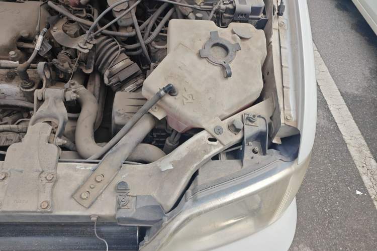 Used Buick GL8 2007 2.5L GT Elite Edition Engine Bay Left