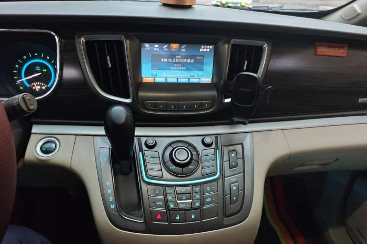 Used Buick GL8 2011 3.0L XT Luxury Business Flagship Edition Audio And AC Panel