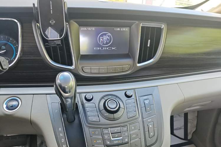 Used Buick GL8 2011 3.0L XT Luxury Business Flagship Edition Audio And AC Panel
