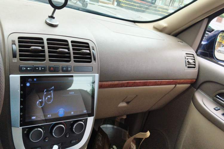 Used Buick GL8 2011 2.4L CT Comfort Edition Audio And AC Panel