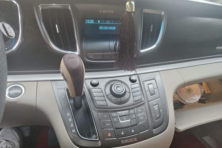 Used Buick GL8 2011 2.4L CT Luxury Business Comfort Edition Audio And AC Panel