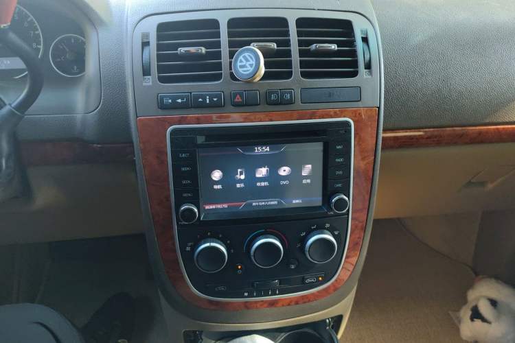 Used Buick GL8 2011 2.4L LT Executive Edition Audio And AC Panel