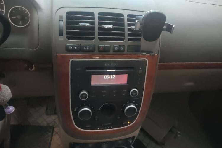 Used Buick GL8 2011 2.4L LT Executive Edition Audio And AC Panel