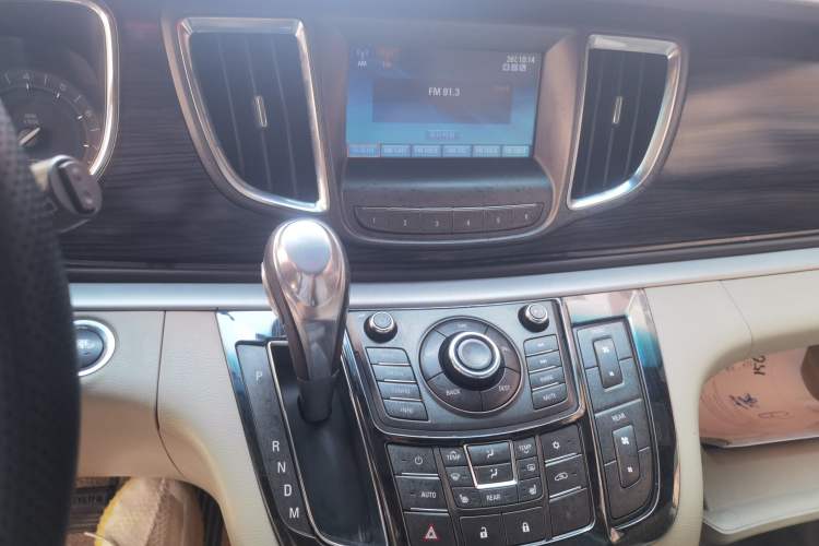 Used Buick GL8 2011 3.0L XT Luxury Business Flagship Edition Audio And AC Panel