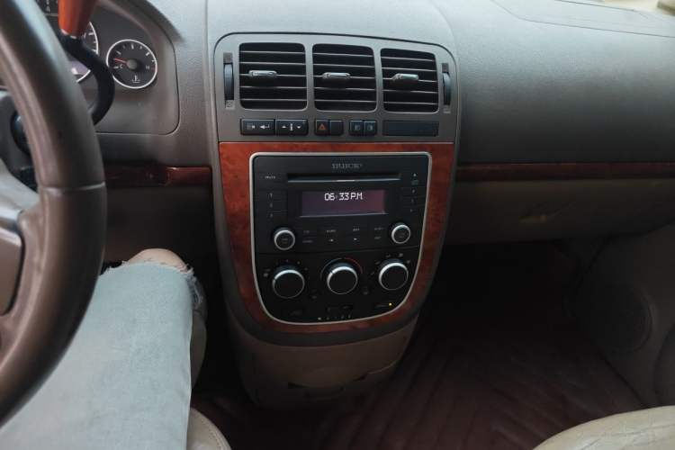 Used Buick GL8 2011 2.4L LT Executive Edition Audio And AC Panel