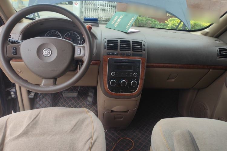 Used Buick GL8 2011 2.4L CT Comfort Edition Center Console
