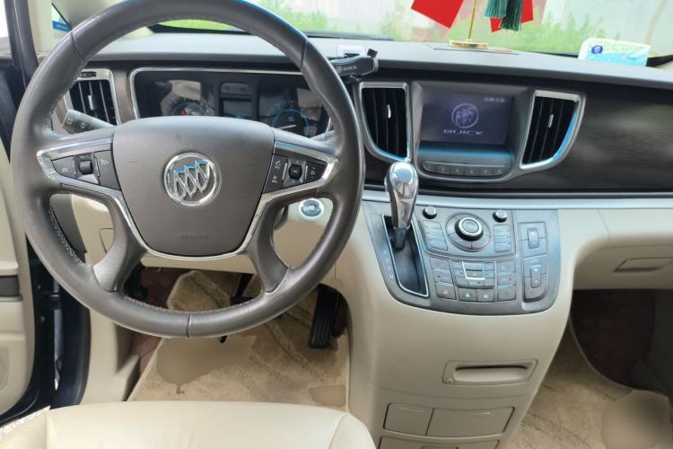 Used Buick GL8 2011 2.4L CT Luxury Business Comfort Edition Center Console