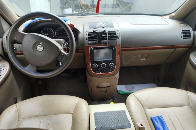 Used Buick GL8 2011 2.4L LT Executive Edition Center Console