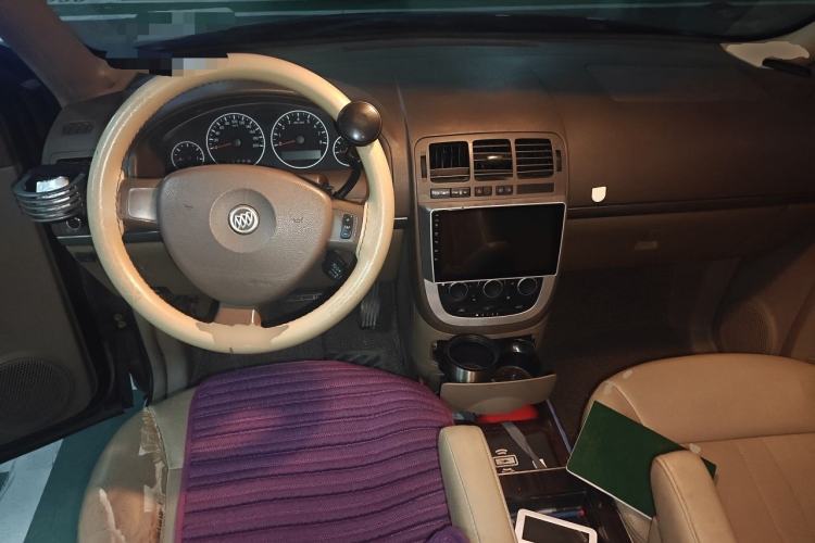 Used Buick GL8 2011 2.4L CT Comfort Edition Center Console