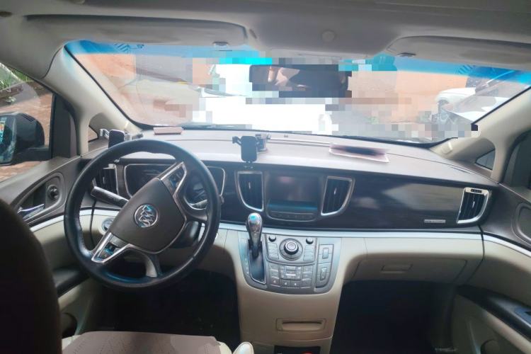 Used Buick GL8 2011 3.0L GT Luxury Business Haoya Edition Center Console