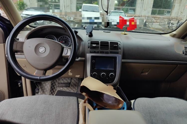 Used Buick GL8 2011 2.4L CT Comfort Edition Center Console