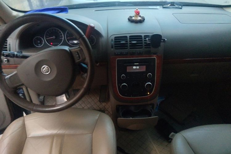 Used Buick GL8 2011 2.4L LT Executive Edition Center Console