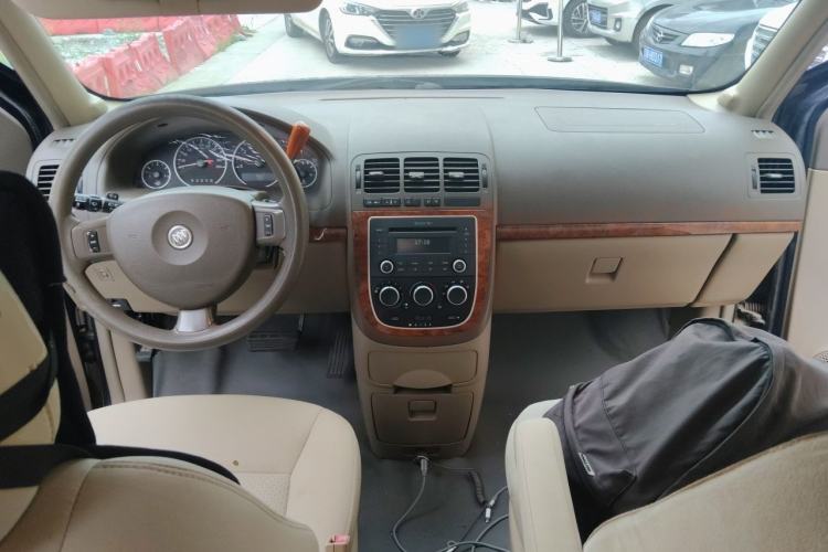 Used Buick GL8 2011 2.4L CT Comfort Edition Center Console
