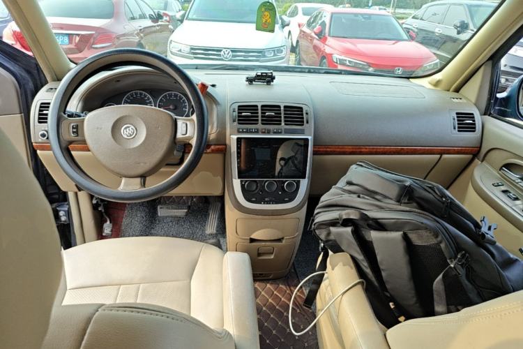 Used Buick GL8 2011 2.4L CT Comfort Edition Center Console