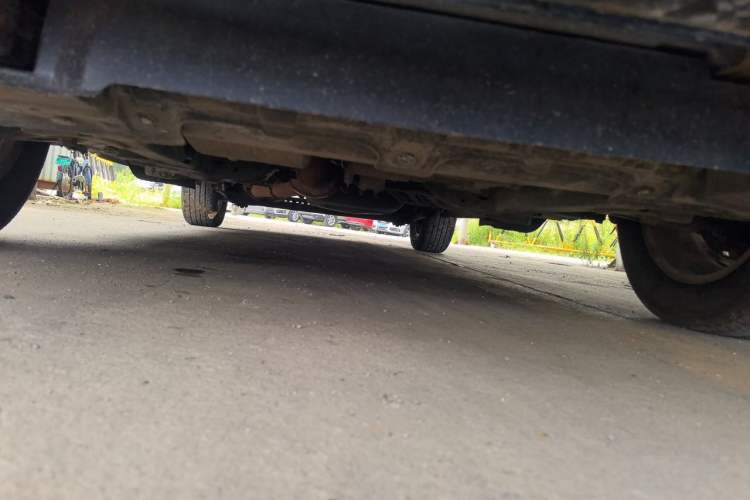 Used Buick GL8 2011 2.4L LT Executive Edition Chassis Front