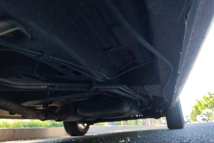 Used Buick GL8 2011 2.4L LT Executive Edition Chassis Front Left