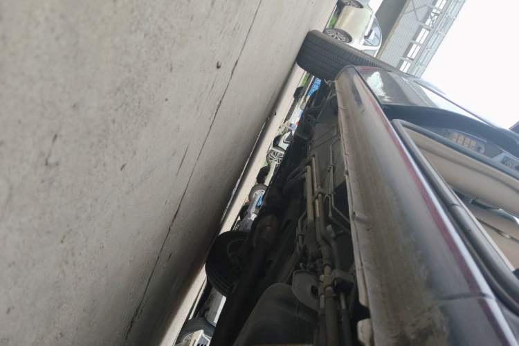 Used Buick GL8 2011 2.4L CT Comfort Edition Chassis Front Left
