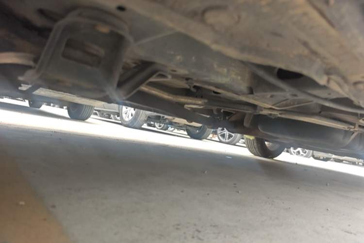 Used Buick GL8 2011 2.4L CT Luxury Business Comfort Edition Chassis Front Left