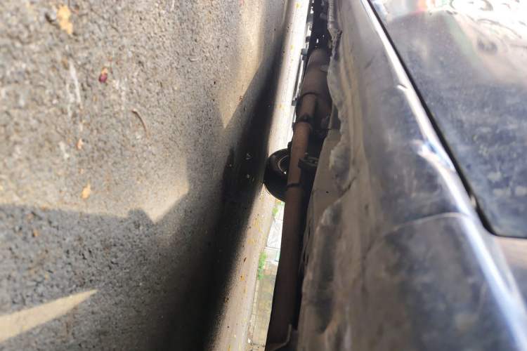 Used Buick GL8 2011 2.4L CT Comfort Edition Chassis Front Right