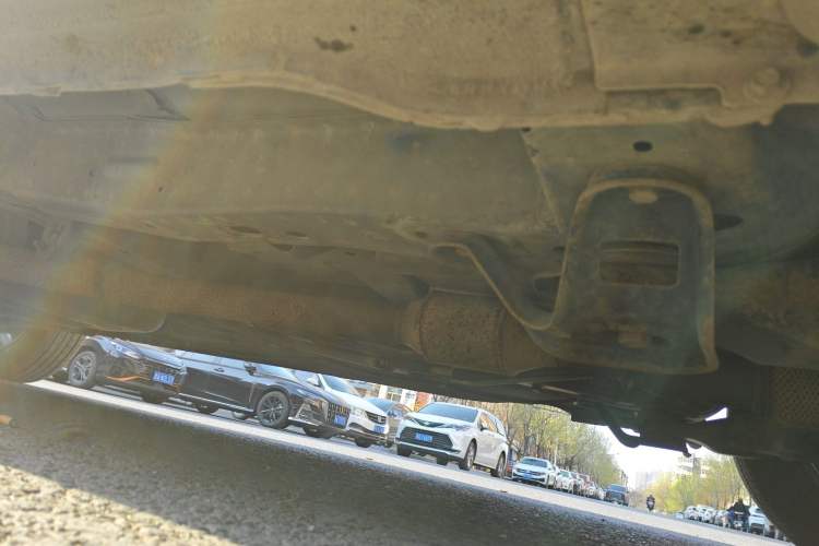 Used Buick GL8 2011 2.4L LT Executive Edition Chassis Front Right