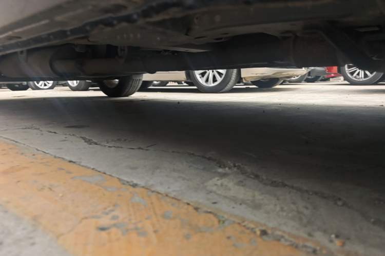 Used Buick GL8 2011 2.4L CT Luxury Business Comfort Edition Chassis Front Right