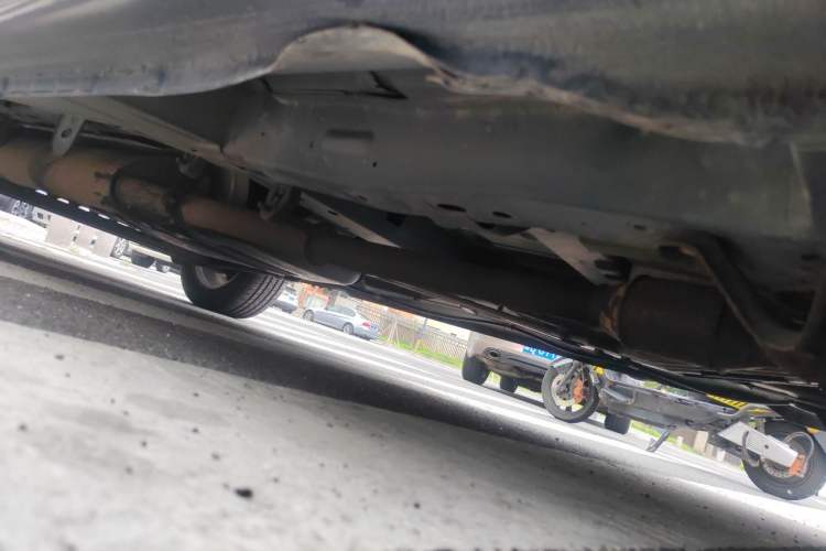 Used Buick GL8 2011 2.4L LT Executive Edition Chassis Front Right