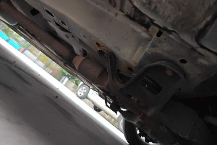 Used Buick GL8 2011 2.4L LT Executive Edition Chassis Front Right