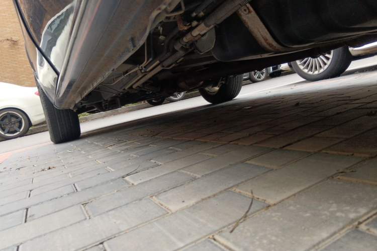 Used Buick GL8 2011 2.4L LT Executive Edition Chassis Rear Left