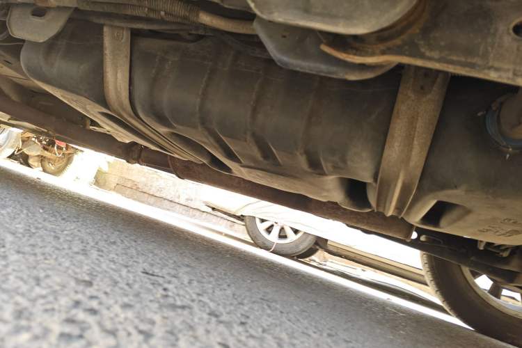 Used Buick GL8 2011 2.4L LT Executive Edition Chassis Rear Left