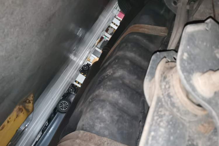 Used Buick GL8 2011 2.4L LT Executive Edition Chassis Rear Left