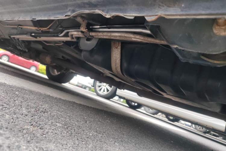 Used Buick GL8 2011 2.4L LT Executive Edition Chassis Rear Left