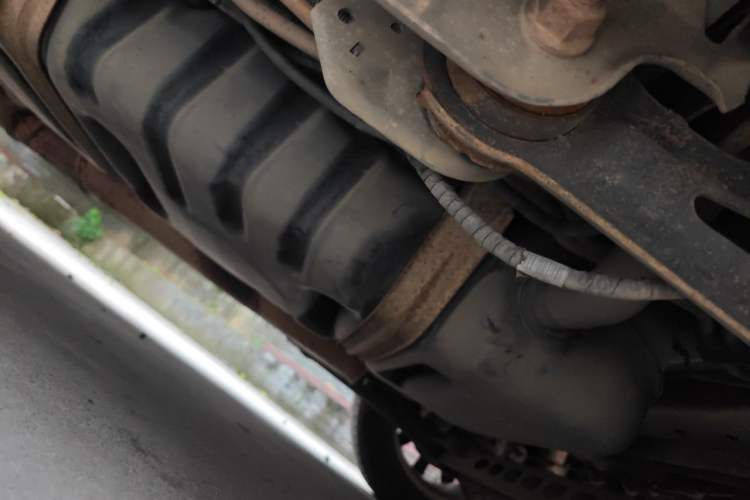 Used Buick GL8 2011 2.4L LT Executive Edition Chassis Rear Left