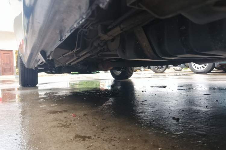 Used Buick GL8 2011 2.4L LT Executive Edition Chassis Rear Left