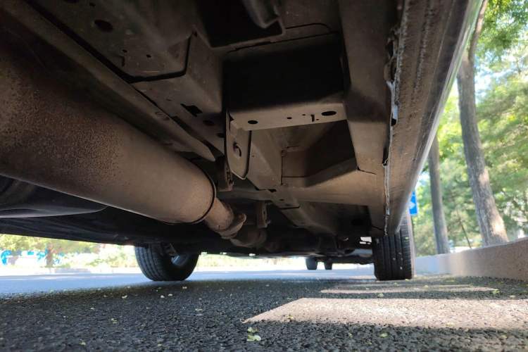 Used Buick GL8 2011 2.4L LT Executive Edition Chassis Rear Right