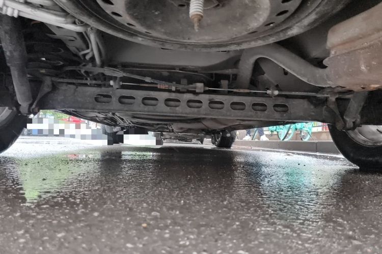 Used Buick GL8 2011 2.4L LT Executive Edition Chassis Rear