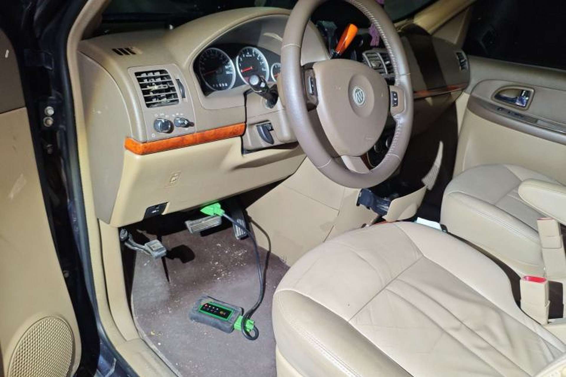 Used Buick GL8 2011 2.4L LT Executive Edition Driver Seat