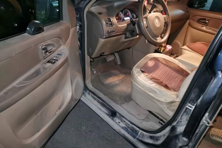 Used Buick GL8 2011 2.4L CT Comfort Edition Driver Seat