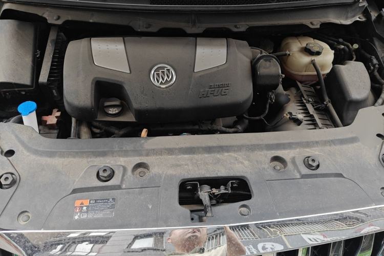 Used Buick GL8 2011 3.0L GT Luxury Business Haoya Edition Engine Bay