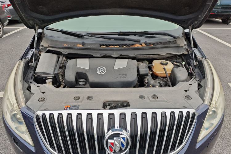 Used Buick GL8 2011 3.0L GT Luxury Business Haoya Edition Engine Bay