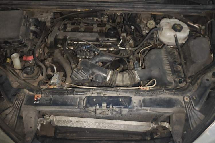 Used Buick GL8 2011 2.4L CT Comfort Edition Engine Bay