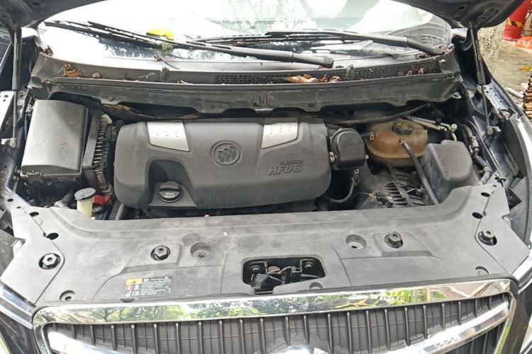 Used Buick GL8 2011 3.0L GT Luxury Business Haoya Edition Engine Bay