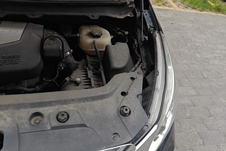 Used Buick GL8 2011 3.0L GT Luxury Business Haoya Edition Engine Bay Left