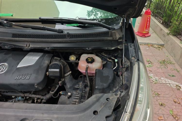 Used Buick GL8 2011 3.0L XT Luxury Business Flagship Edition Engine Bay Left
