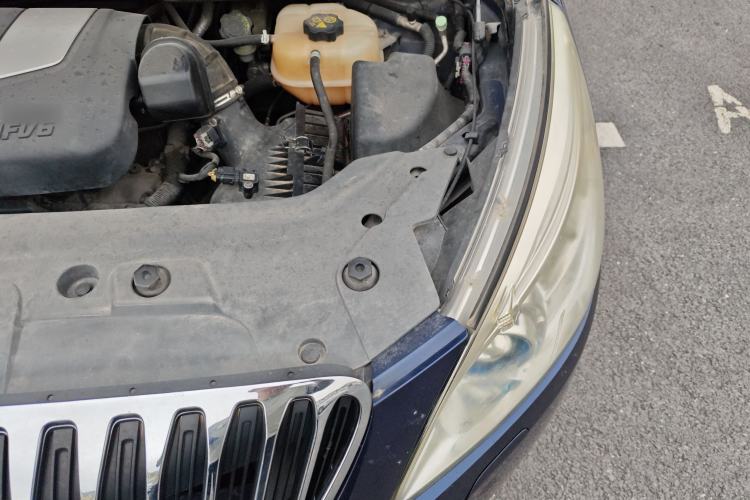 Used Buick GL8 2011 3.0L GT Luxury Business Haoya Edition Engine Bay Left