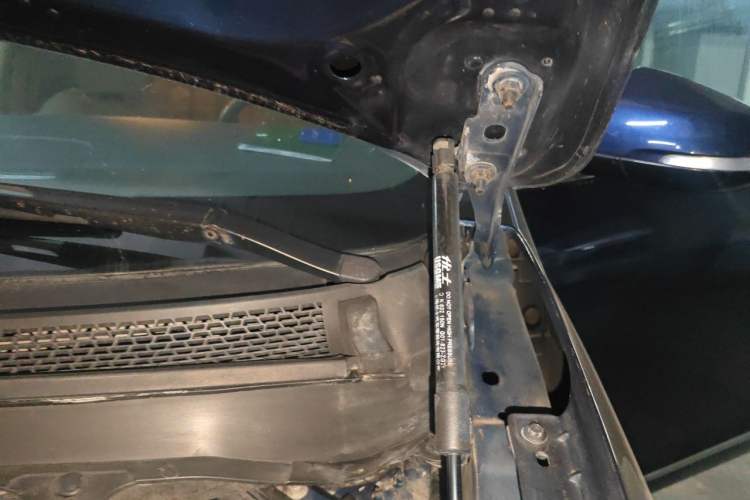 Used Buick GL8 2011 3.0L GT Luxury Business Haoya Edition Engine Bay Left